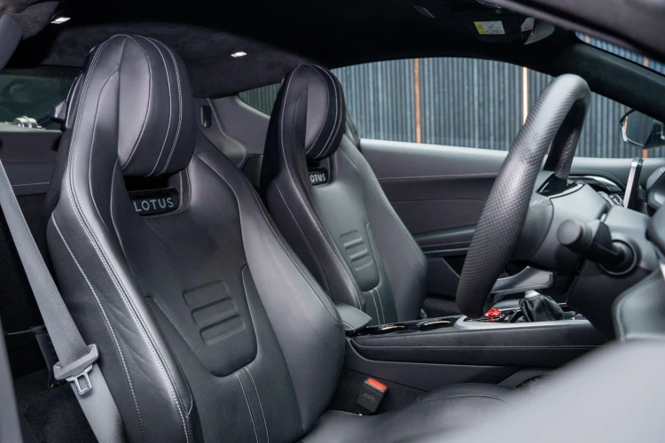 Vehicle Image 12
