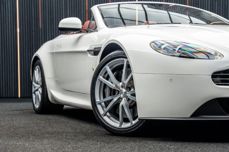 Vehicle Image 9