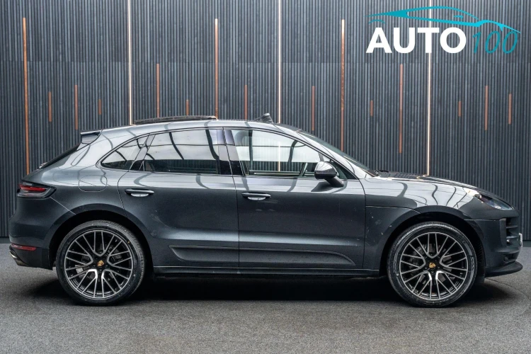 Vehicle Image 11