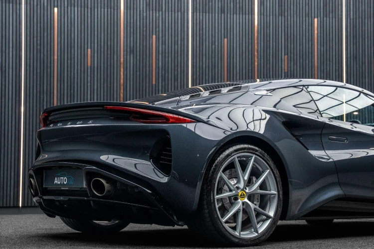 Vehicle Image 23