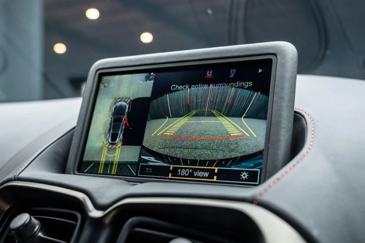 Vehicle Image 8