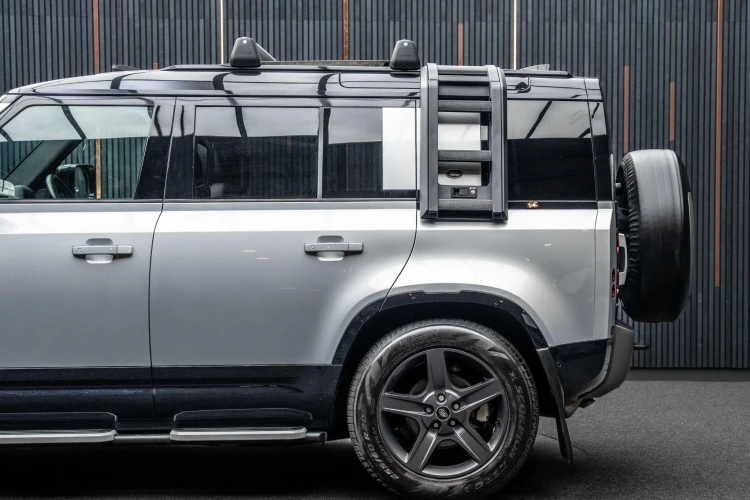 Vehicle Image 19