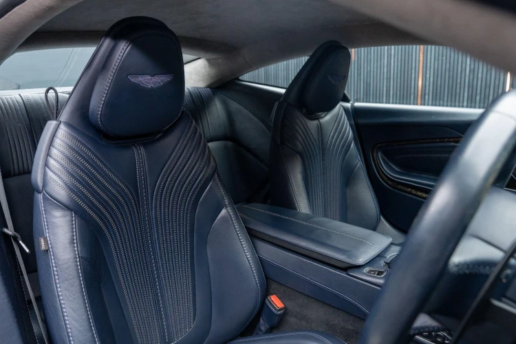 Vehicle Image 16