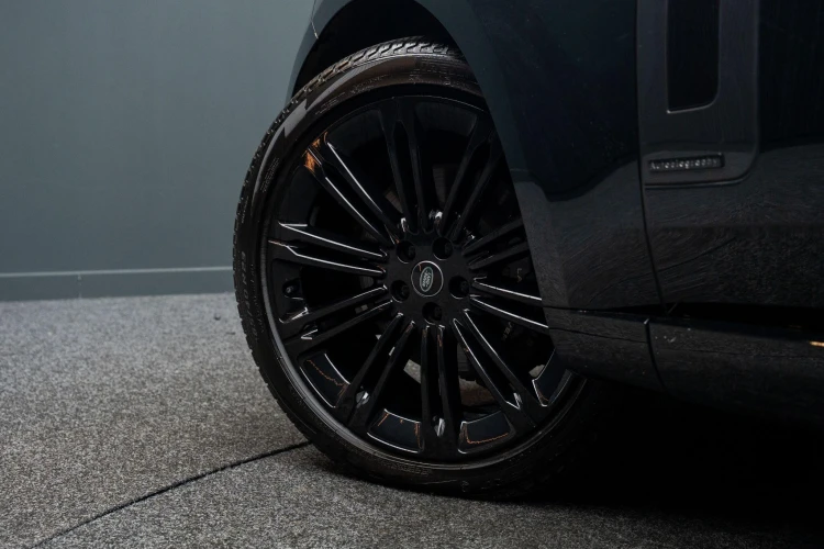 Vehicle Image 13