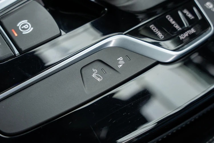 Vehicle Image 36