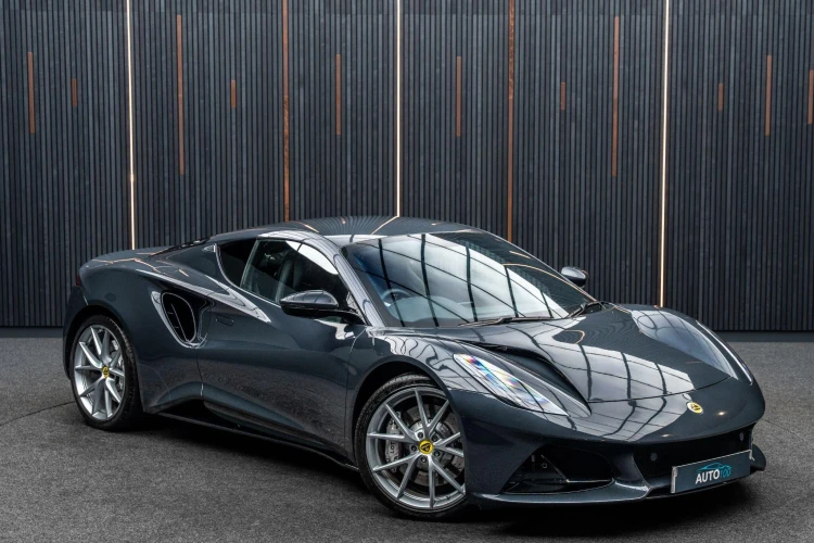 Vehicle Image 5