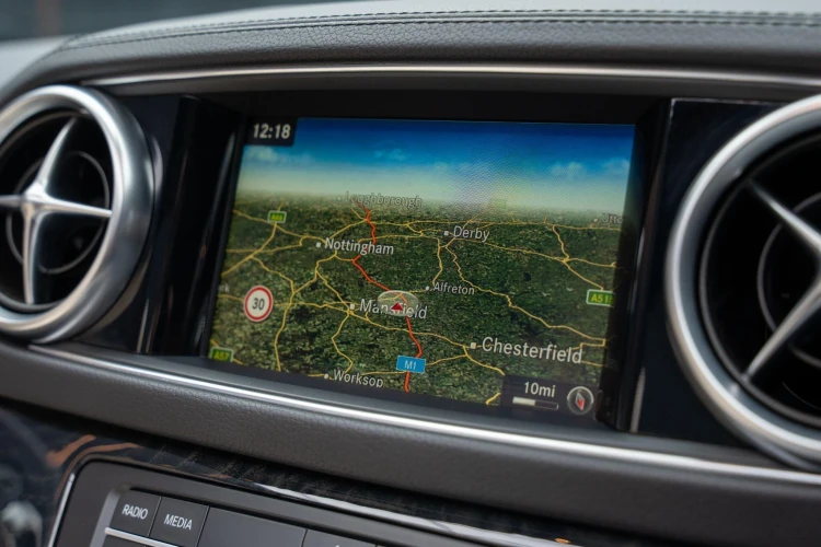 Vehicle Image 6