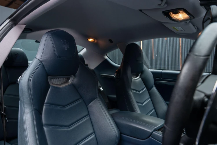 Vehicle Image 12