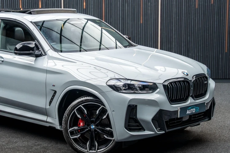 Vehicle Image 9