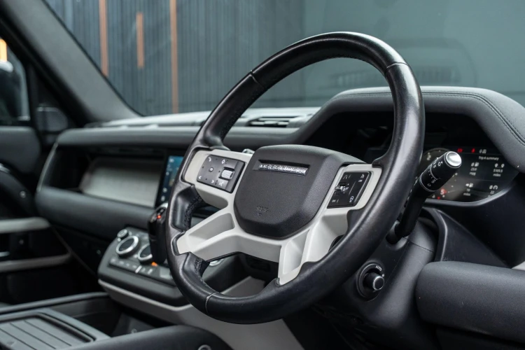 Vehicle Image 30