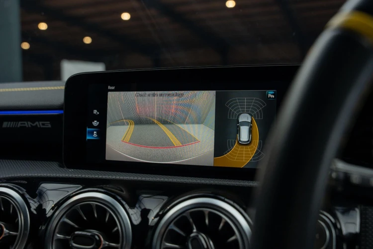 Vehicle Image 8