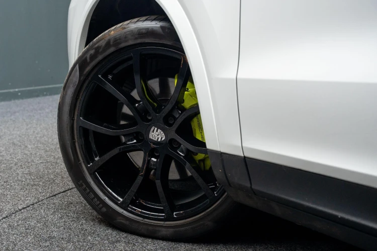 Vehicle Image 13