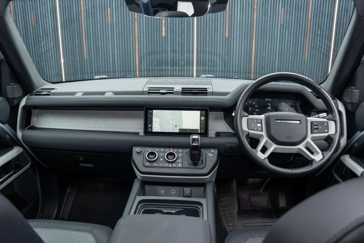 Vehicle Image 32