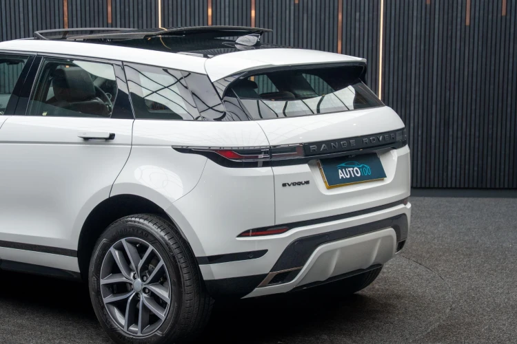 Vehicle Image 21