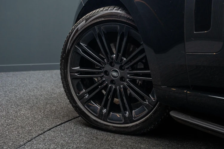 Vehicle Image 13