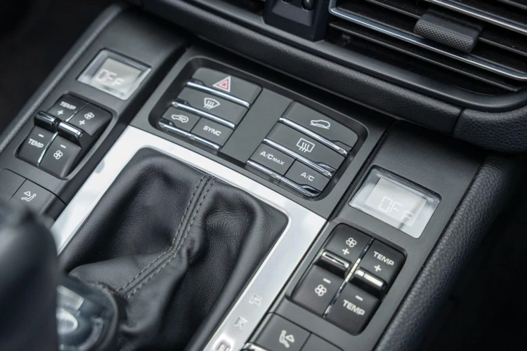 Vehicle Image 35
