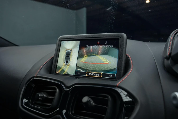 Vehicle Image 6