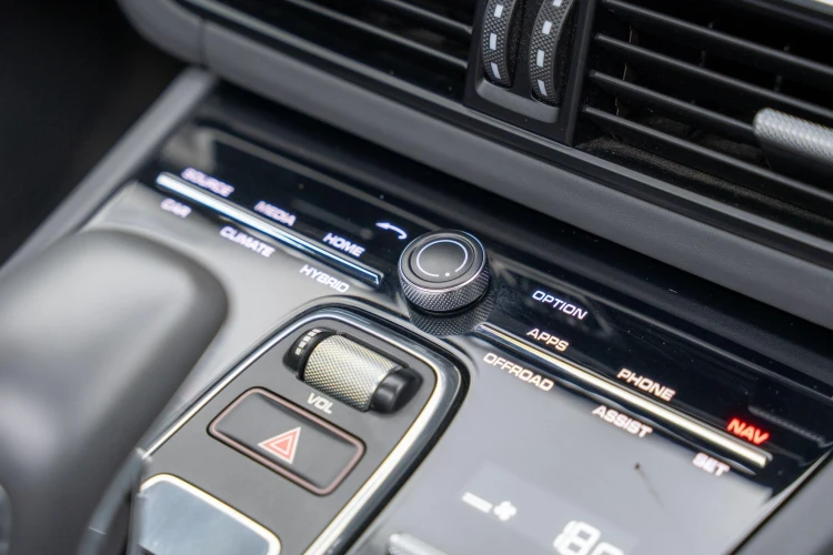 Vehicle Image 18