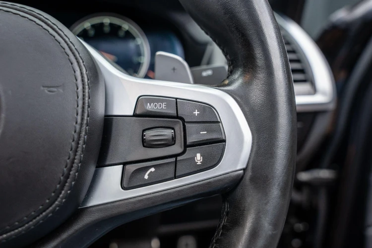 Vehicle Image 30
