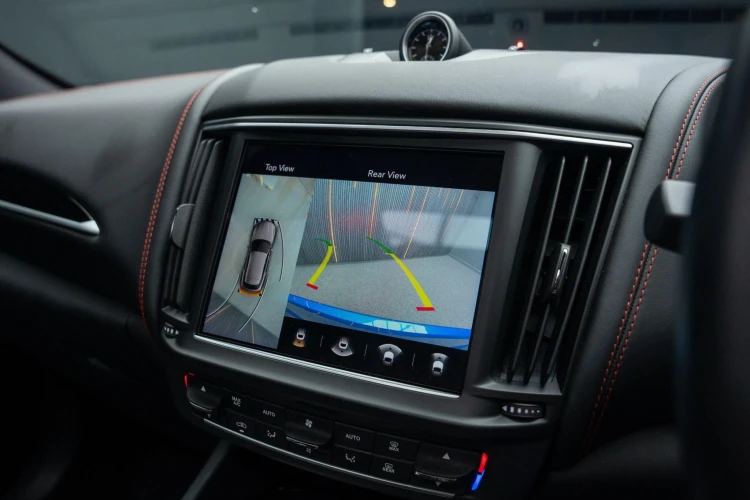 Vehicle Image 6