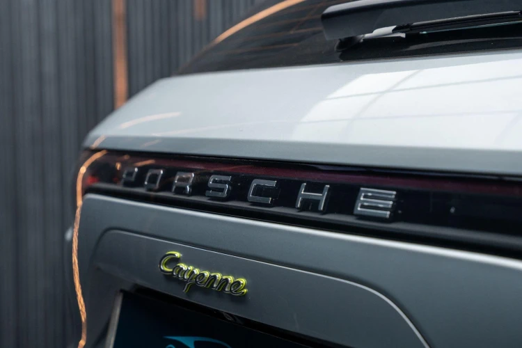 Vehicle Image 23