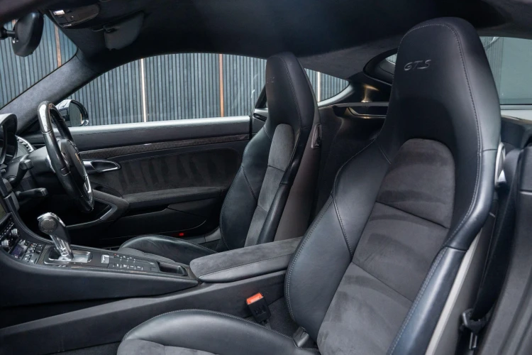 Vehicle Image 38