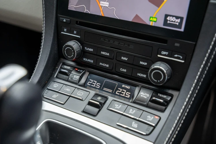 Vehicle Image 30