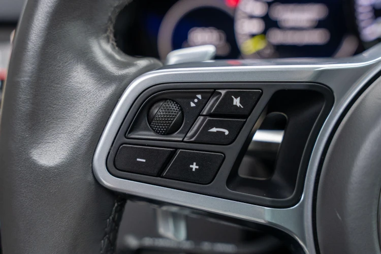 Vehicle Image 30