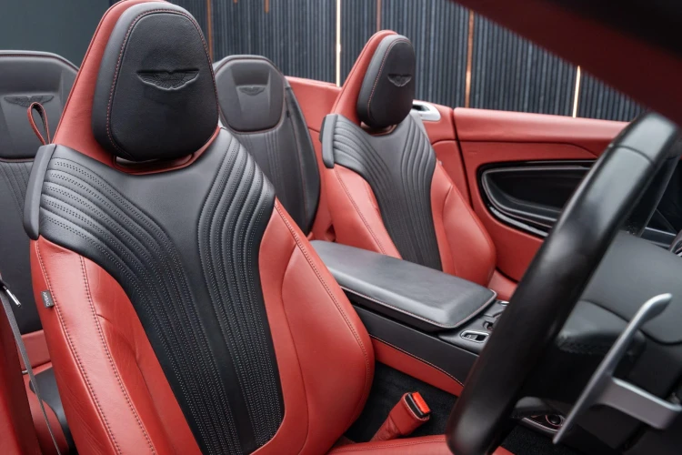 Vehicle Image 12
