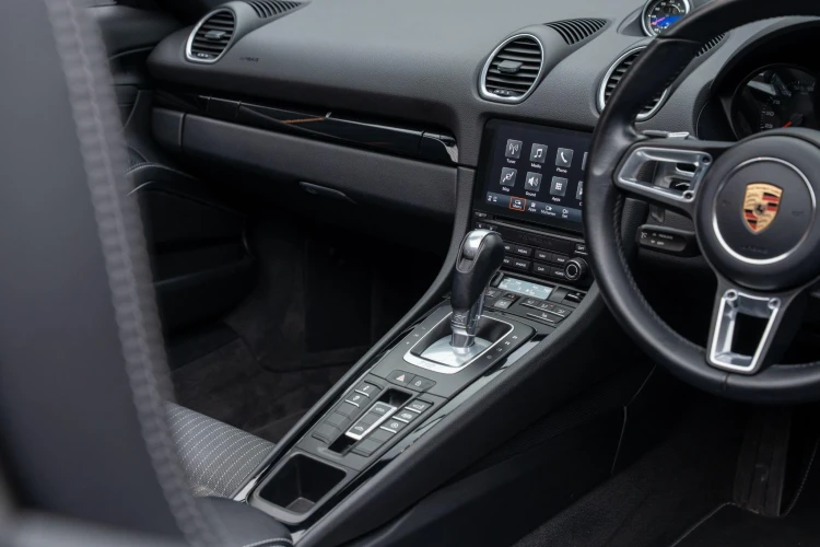 Vehicle Image 35