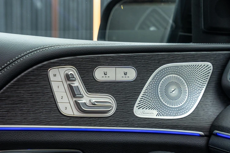 Vehicle Image 30