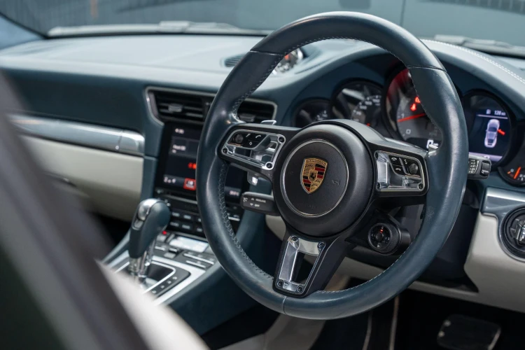 Vehicle Image 4
