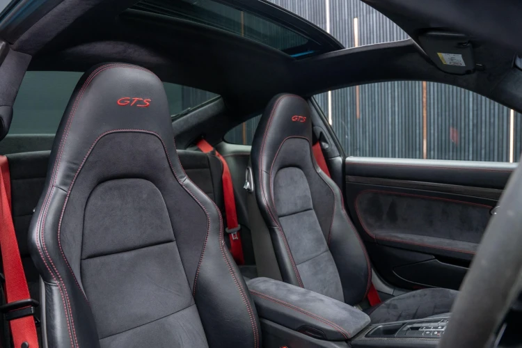 Vehicle Image 12