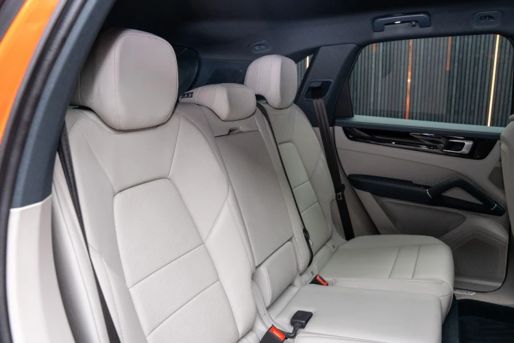 Vehicle Image 14