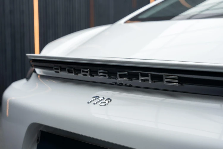 Vehicle Image 25