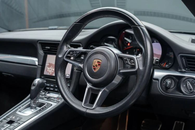 Vehicle Image 35