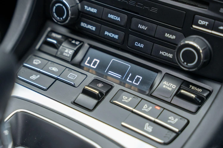 Vehicle Image 22