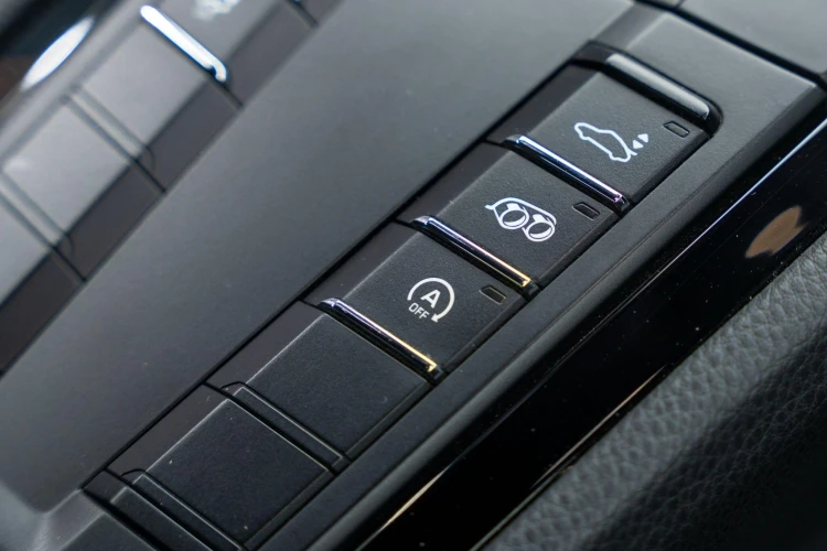 Vehicle Image 22