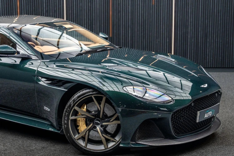 Vehicle Image 9