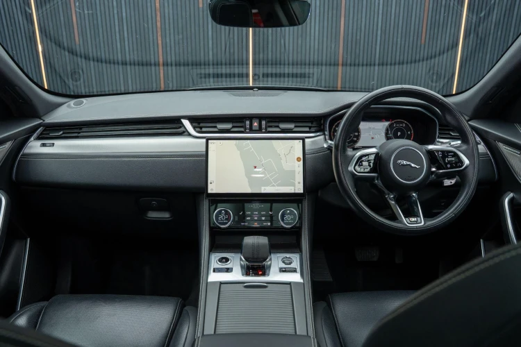 Vehicle Image 32