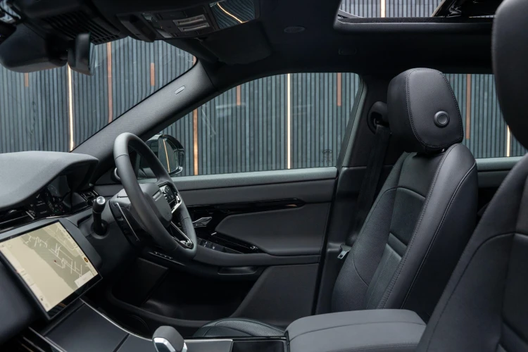 Vehicle Image 35