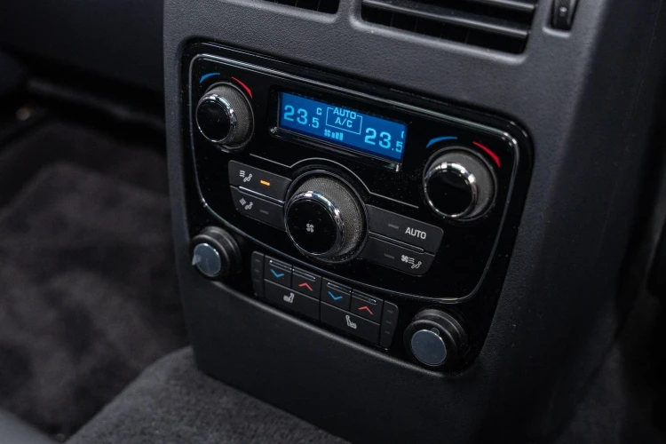 Vehicle Image 22