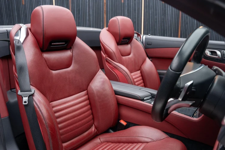 Vehicle Image 12