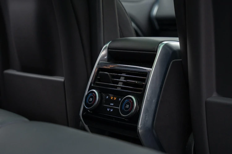 Vehicle Image 20