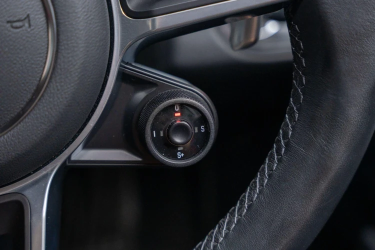Vehicle Image 36