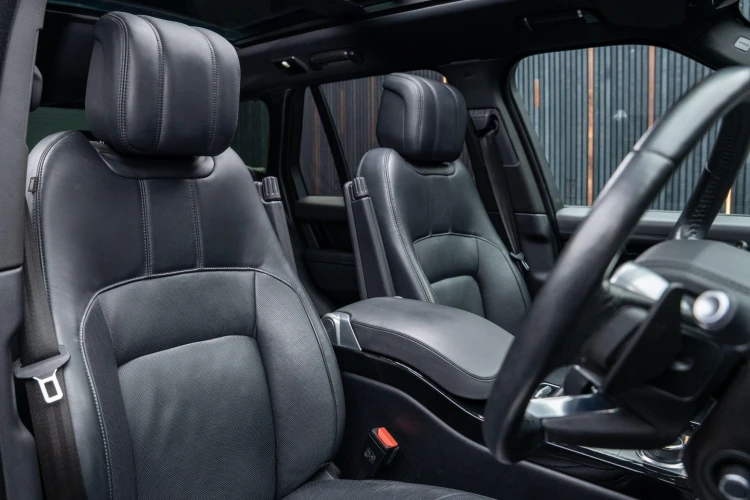 Vehicle Image 12