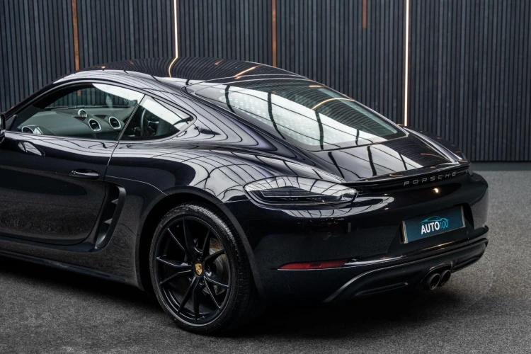 Vehicle Image 21