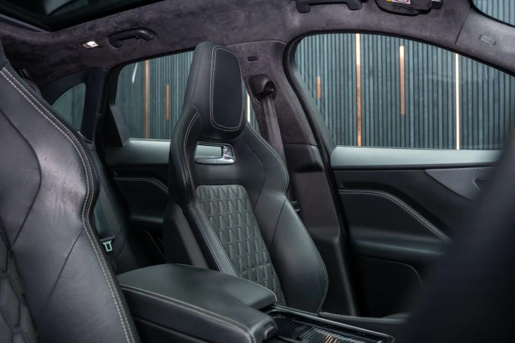 Vehicle Image 36