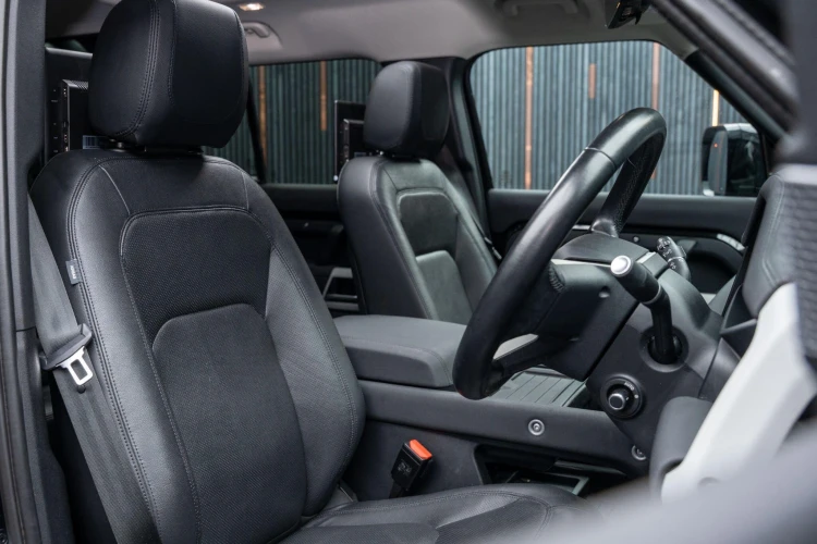 Vehicle Image 12