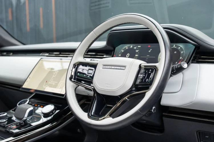 Vehicle Image 30